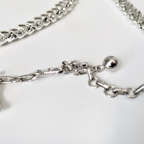 Vintage Signed Coro Silver Tone Leaf Choker Necklace Adjustable. - Picture 5 of 5